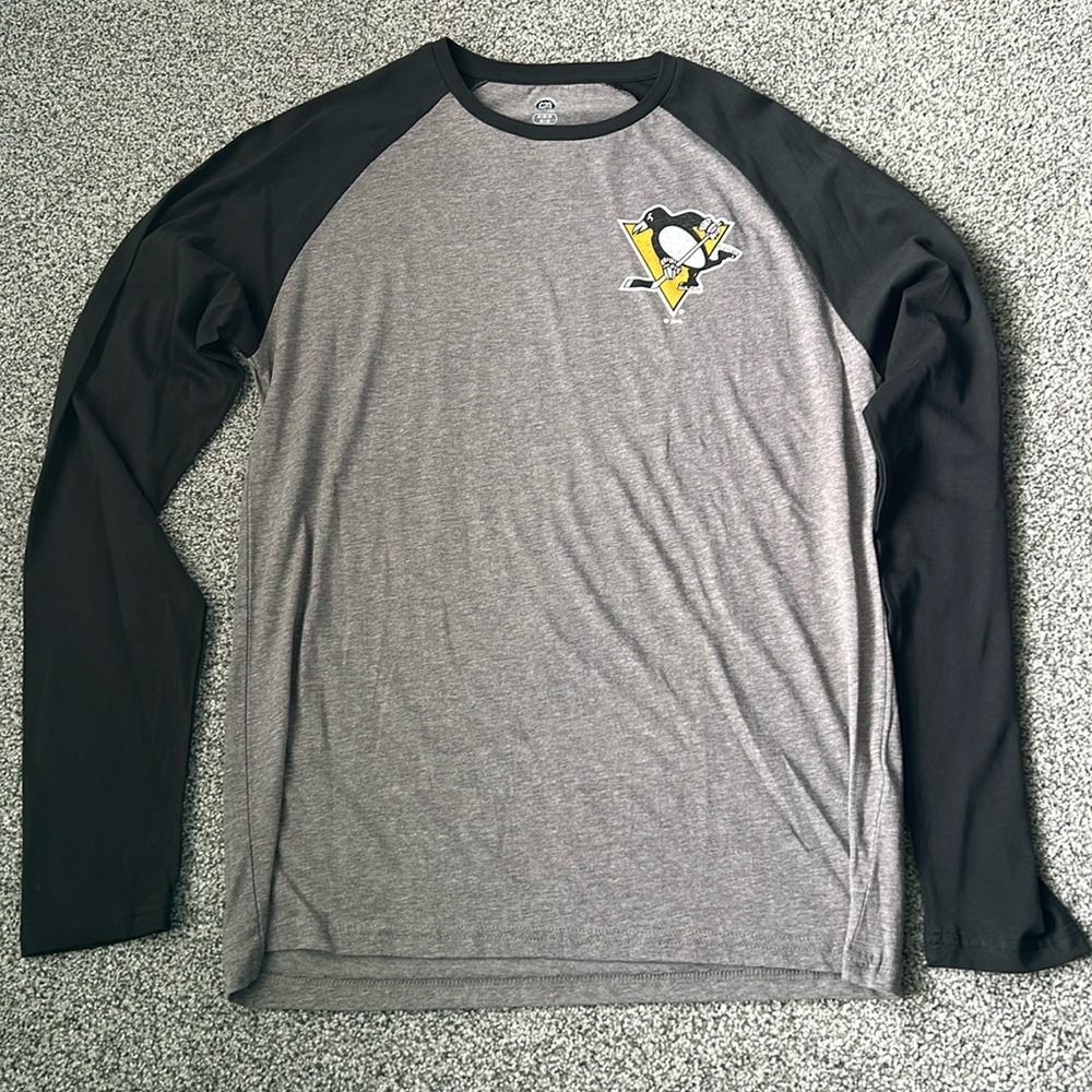 Men’s long sleeve Pittsburgh penguins shirt